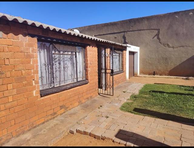2 BEDROOM PROPERTY TO RENT IN NALEDI EXT 2